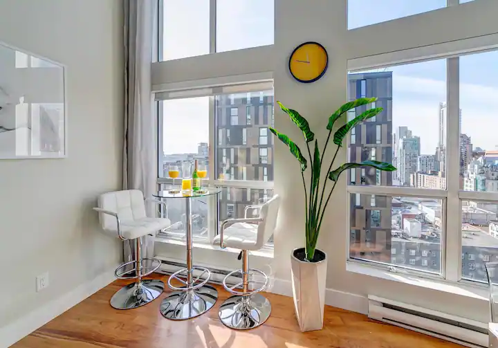 Modern & Bright 1BD Loft in downtown Vancouver