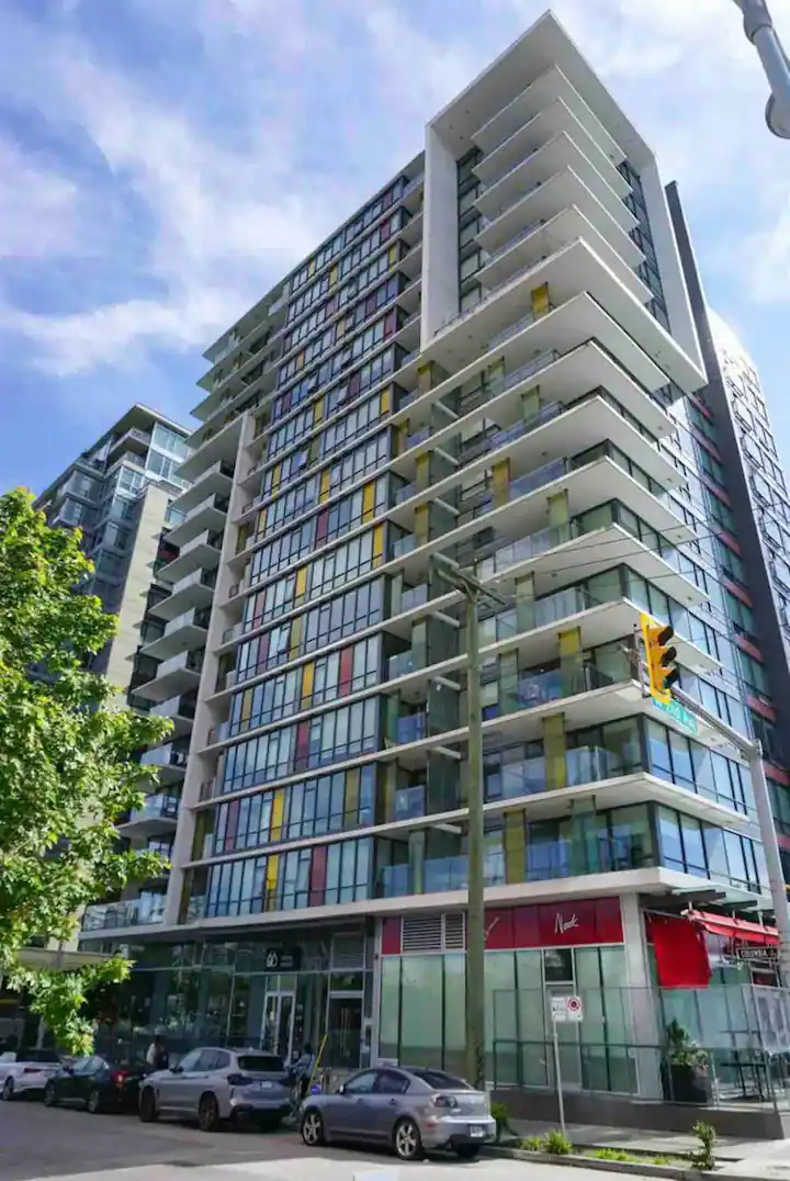 Olympic Village Oasis |Downtown Van |Free Parking